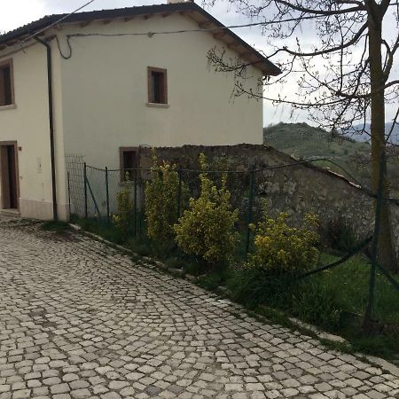 Vila Montagna & Relax Castel Di Sangro Exteriér fotografie